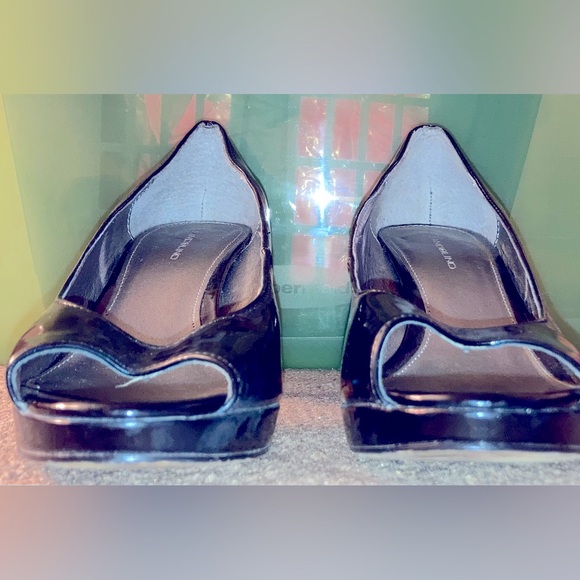 Heels. - Picture 2 of 5